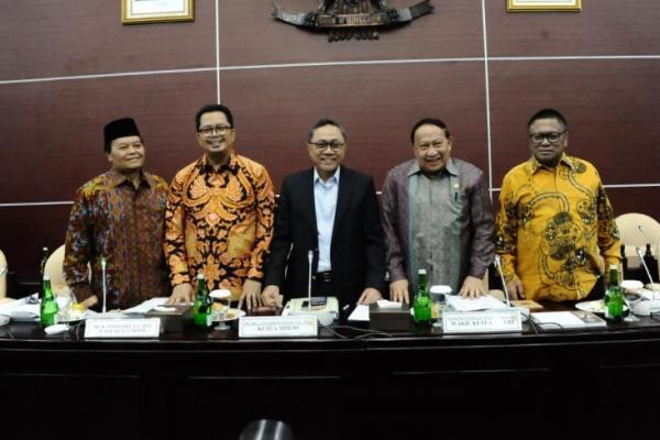 Pimpinan MPR Gelar Rapat Gabungan dengan Pimpinan Fraksi