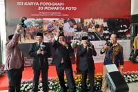 Pameran Foto "Warna-Warni Parlemen", Ketua DPR: Foto Mengungkap Fakta