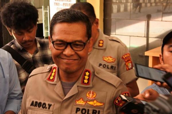 Polisi Pulangkan Dua Orang Pengibar Bendera Bintang Kejora