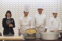 Koki Jepang Masak Mie Terpanjang Dunia