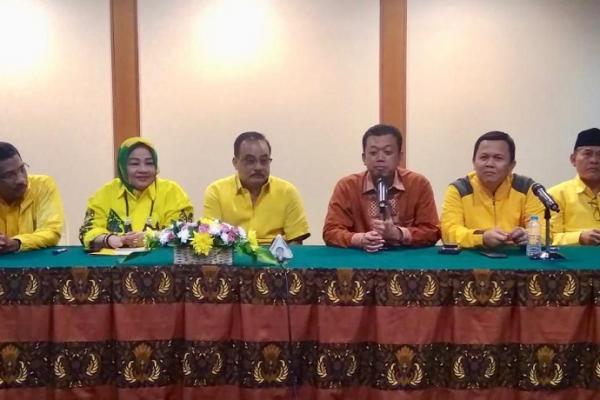Tragis, Ratusan Pengurus Partai Golkar Tak Bisa Masuk Kantor