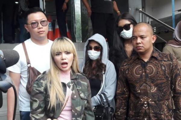 Merasa Ditipu dan Dilecehkan Pria Bule, DJ Dinar Candy Lapor Polisi