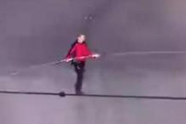 Manusia Kawat Nik Wallenda Bakal Lakukan Aksi Gila di atas Gunung Berapi