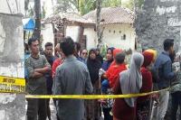 Raja Ditahan, Garis Polisi  Kelilingi Keraton Agung Sejagat