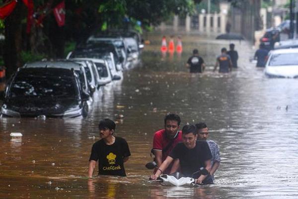   Nggak Main-main, Klaim Asuransi Banjir Jabodetabek Tembus Rp1,14 Triliun