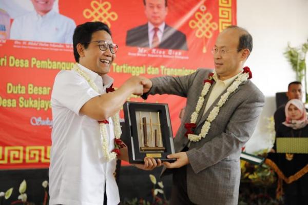 Menteri Halim Ajak Dubes Tiongkok  `Blusukan` ke Desa Sukajaya