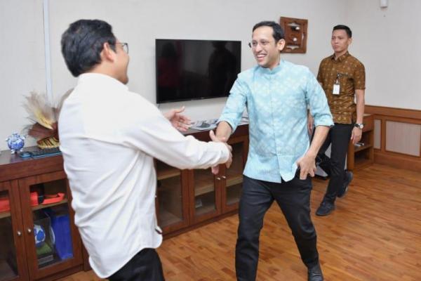  Menteri Halim Ingin Seluruh Kades Raih Gelar Sarjana