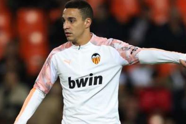 Barcelona Gagal Datangkan Rodrigo dari Valencia