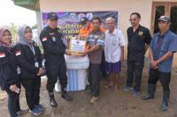 Berikan Perahu Karet, Kemendes PDTT Latih Swift Water Rescue Warga Terdampak Banjir