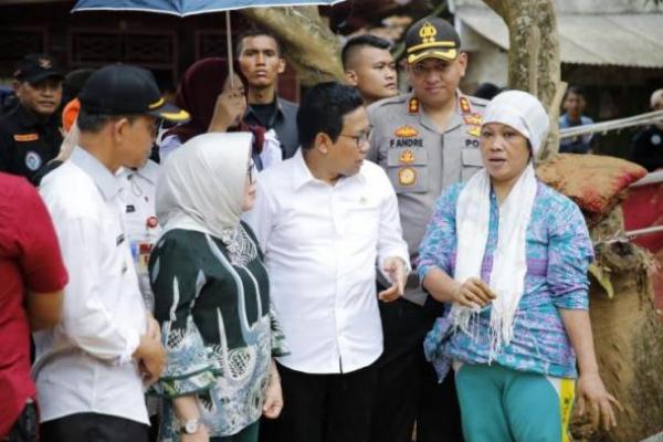 Mendes PDTT Tinjau Lokasi Banjir Lebak
