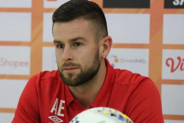 Kepada Suporter PSS, Aaron Evans:  Kita Lewati Kalah-Menang Bersama-sama