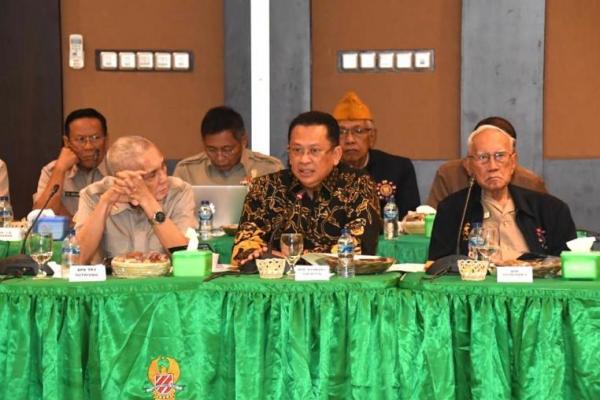  Bamsoet Bicara Reformasi Konstitusi  di Depan Sesepuh TNI/Polri