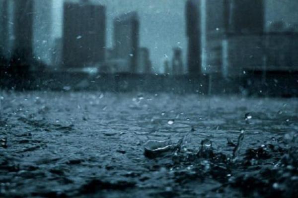   Hujan Deras, Banjir Sempat Sentuh Istana