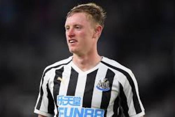 Newcastle "Haramkan" Jabat Tangan selama Wabah Virus Corona