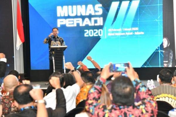 Di Hadapan Munas PERADI, Bamsoet Ingatkan Persamaan Kedudukan Hukum