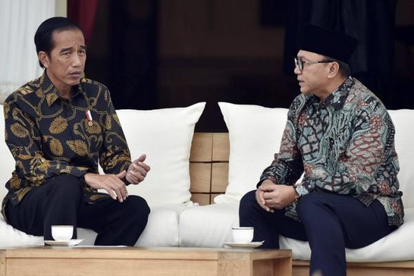   Misteri, Isi Pembicaraan Zulhas-Jokowi di Istana