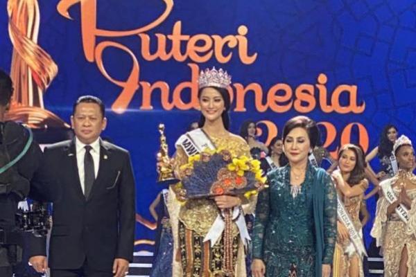 Bambang Soesatyo dan Para Finalis Puteri Indonesia Memasyarakatkan Empat Pilar MPR RI