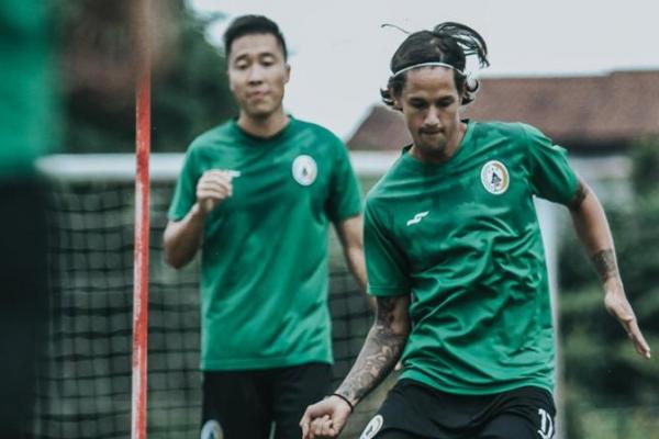  Walau Saling Serang, PSS Sleman-Tira Persikabo Harus Puas Bermain Kaca Mata