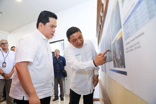 Tak Bermasker, Erick Sambangi Kesiapan Terminal 3 Cegah Corona