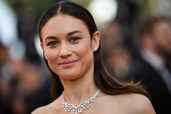 Terinfeksi Corona, Gadis Bond Olga  Kurylenko Rajin Konsumsi Bawang
