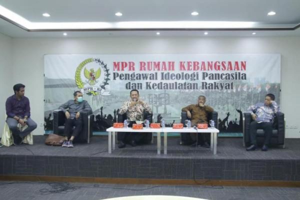 Bamsoet Sebut Jaga Jarak Cegah Corona Sesuai Nilai-nilai Pancasila