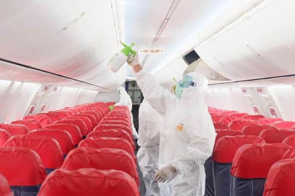 Cegah Covid-19, Lion Semprot  Disinfektan Seluruh Pesawat