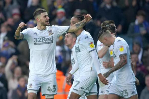 Covid-19 Hentikan Liga Inggris,  Pemain Leeds Rela Terlambat Gajian