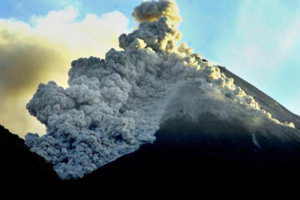  Meletus, Merapi Semburkan Kolom Asap 5.000 Meter