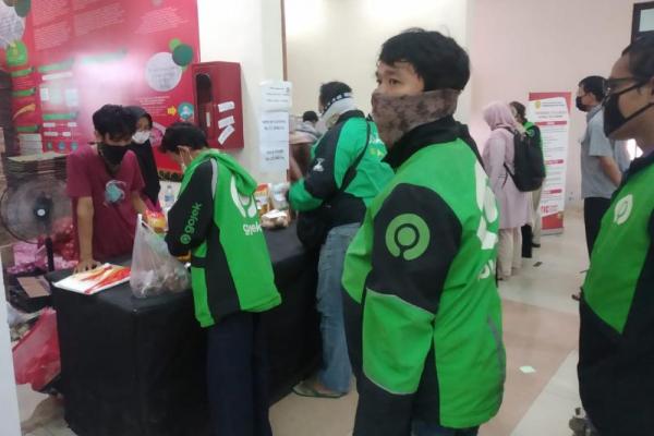 Toko Tani Indonesia Center Kementan Diserbu Pembeli Online