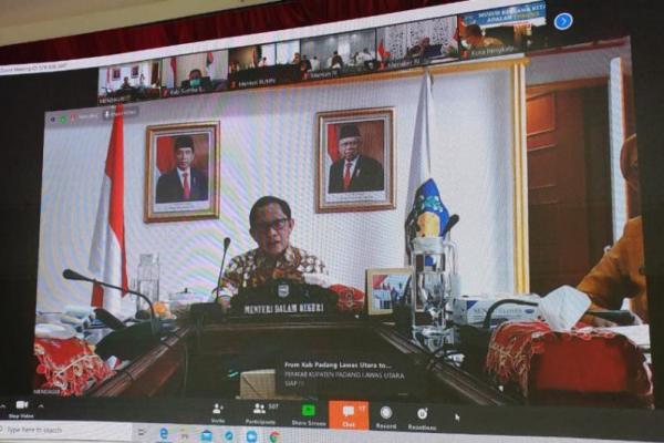 Gelar Teleconference, Mendagri Bahas Strategi Ketersediaan Alkes dan Bahan Pangan