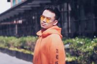 Jazzy Don "Vitto" Sapa dengan Lagu  "Aku Ingin Begini" 