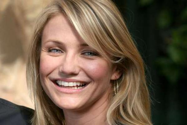  Cameron Diaz Isyaratkan Bakal Kembali Berakting 