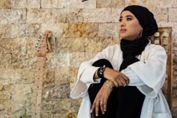 Easy Listening, Single `Tik Tok` Nana Harahap 