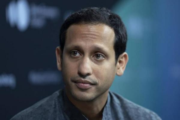 Nadiem Tegaskan Tak Ada Peleburan Mata Pelajaran Agama