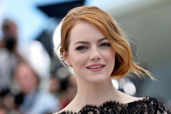  Jaga Kesehatan Mental, Emma Stone Pilih Menulis