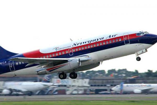 Keluarga Penumpang Sriwijaya Air Datangi Bandara Supadio Pontianak
