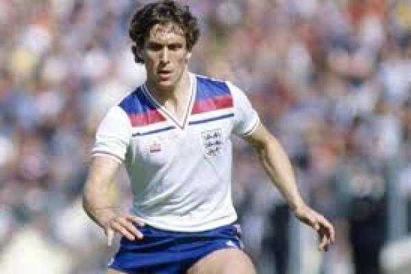 Masuk Rumah Sakit, Mantan Punggawa Arsenal Kenny Sansom Butuh Privasi  