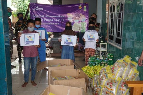 Aice Group dan GP Ansor Salurkan 800 Paket Bahan Pokok di Bekasi