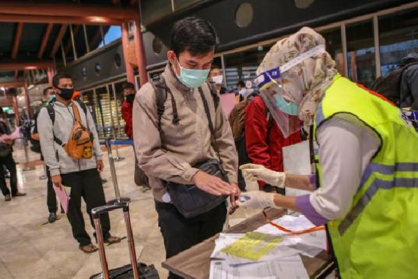 Maskapai Mengeluh, Tes PCR Lebih Mahal dari Tiket Pesawat