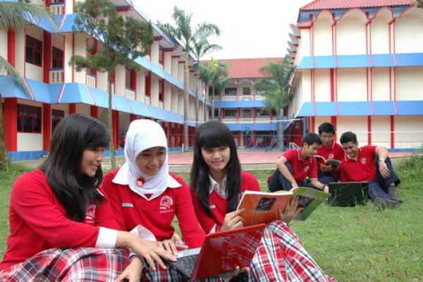  Pemerintah Isyaratkan Buka Sekolah Awal 2021