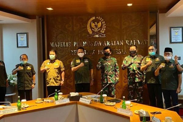 Beri Penghargaan Prajurit TNI, Bamsoet: Prajurit TNI Setia Pada Negara Pancasila