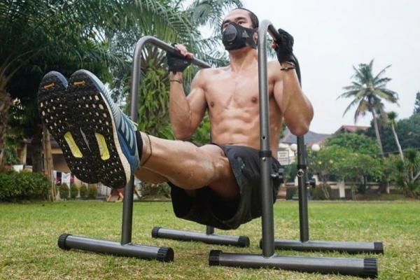 Tips Bugar Ryuji Utomo Selama Isolasi Mandiri di Rumah