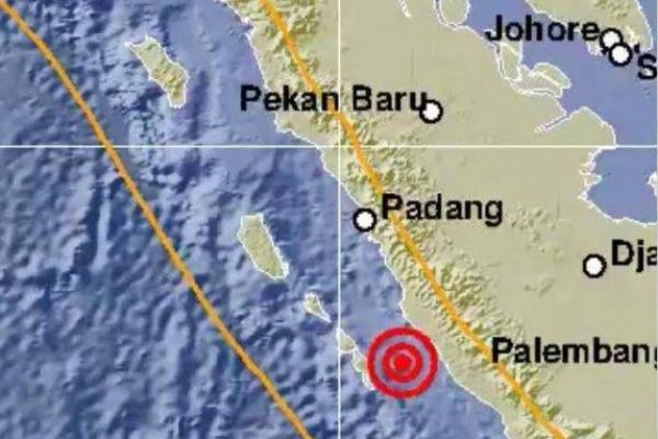Gempa 5,7 SR Goyang Bengkulu