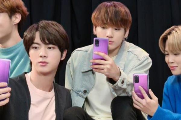 Sebarkan Pesan Cinta, Samsung  Gandeng BTS Rilis Ponsel Anyar