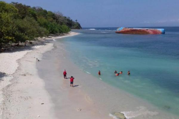 Mohon Maaf, Destinasi Wisata  Jabar Hanya Terima Warga Jabar