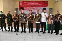 Bamsoet Bersama Mensos Serah Bantuan Kepada Keluarga Veteran Operasi Seroja