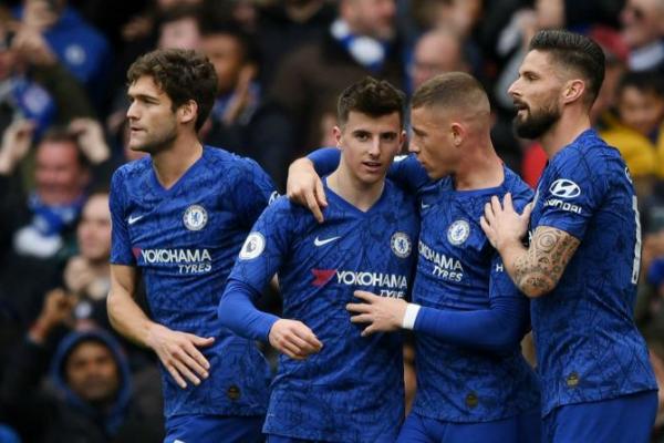 Hajar Watford, Chelsea Gusur MU di Klasemen