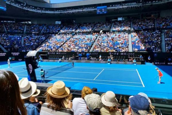 Lockdown Melonggar, Warga Australia Penuhi Lapangan Tenis