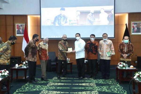 Usai Temui Try Sutrisno, Bamsoet: Perdebatan Pancasila Sudah Usai, Implementasikan Secara Konsisten