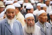 Penelitian: China Pasang Alat Pelacak Warga Muslim Uighur Sejak 2013